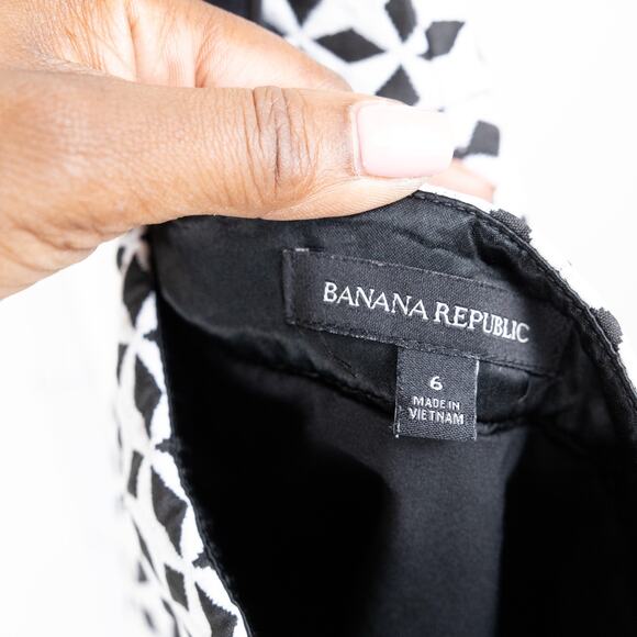 Banana Republic Black White Geometric Jacquard Mini Skirt 6 - Picture 3 of 4